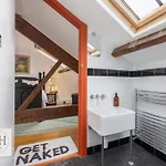 Menagerie House Luxury City Cottage, Walk Score 98