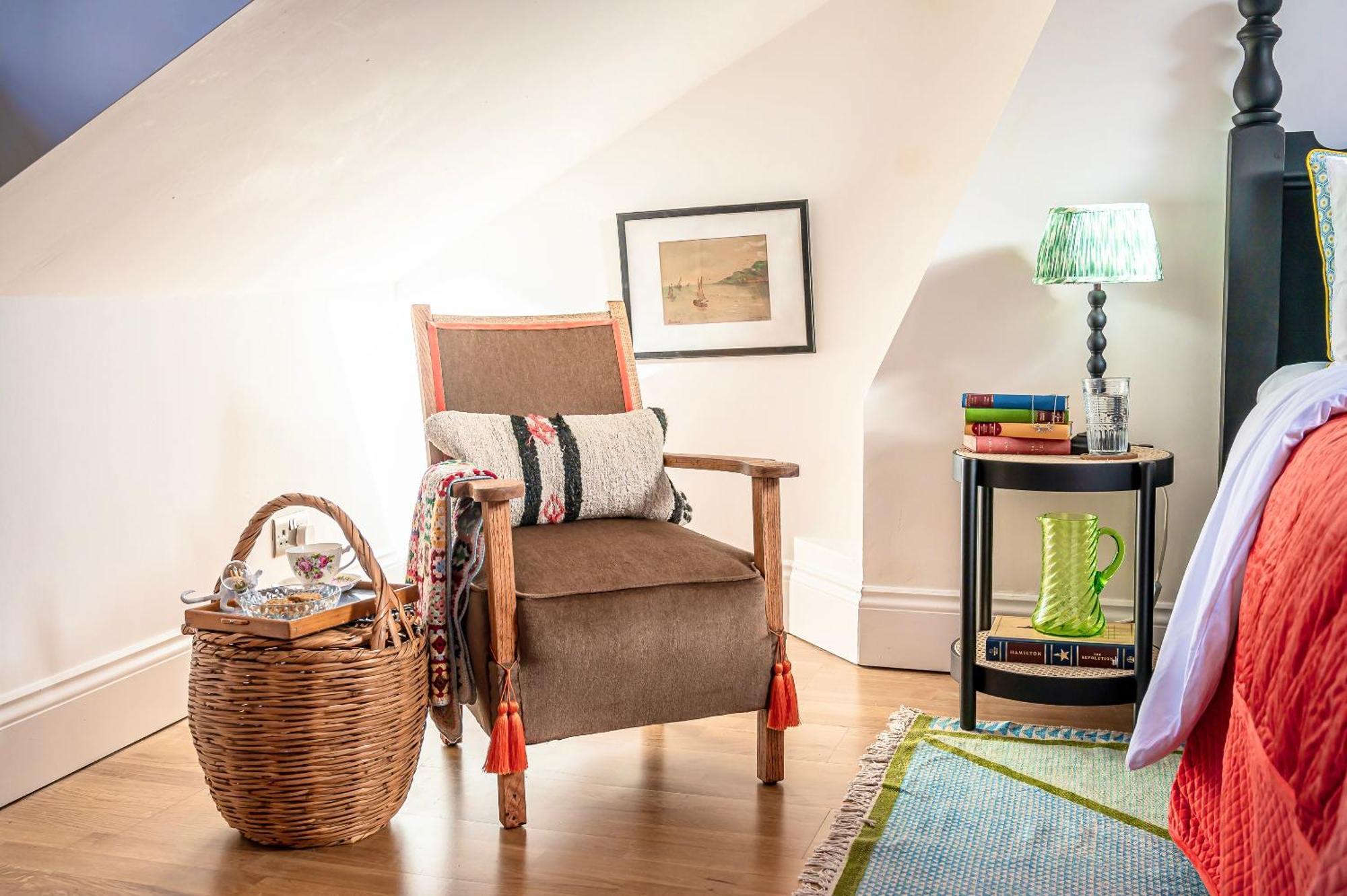 Menagerie House Luxury Cottage, Walk Score 98 Holiday home