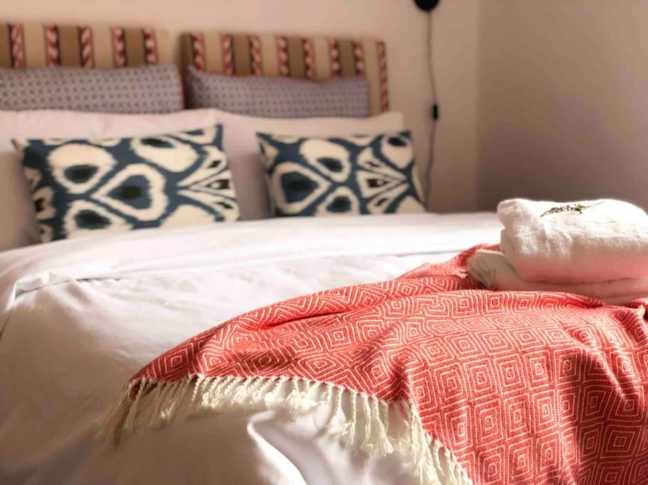 Holiday home Menagerie House Luxury Cottage, Walk Score 98 *