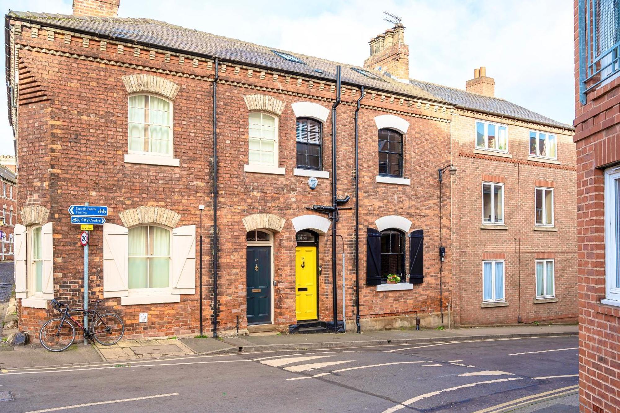 Menagerie House Luxury Cottage, Walk Score 98 Holiday home York
